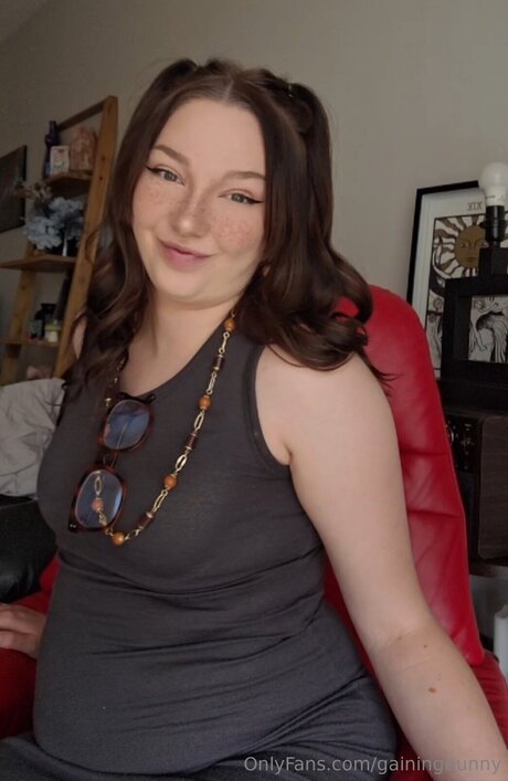 Gainingbunny model hot picture