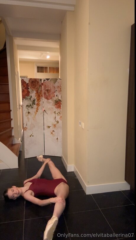 Elvitaballerina07 sex pornstar photo