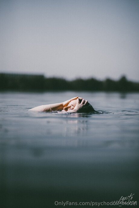 Psychodoll Model nude actress picture