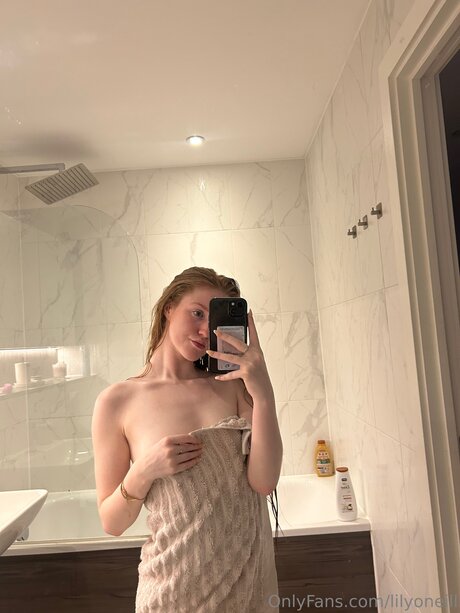 Lilyoneill free model photos