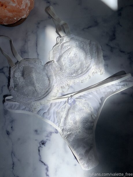 Valette Free erotic actress images