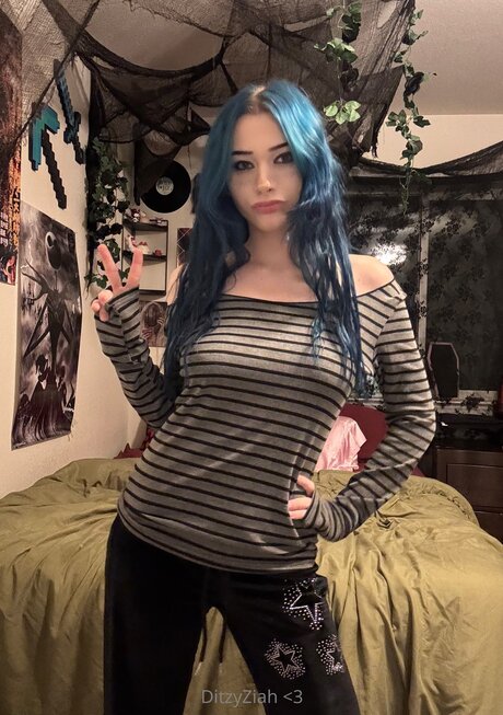 Ditzyziah model erotic img