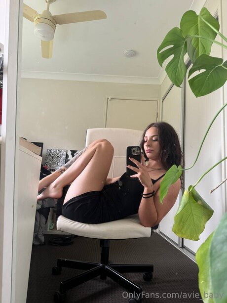 Avie Baby pretty model galleries