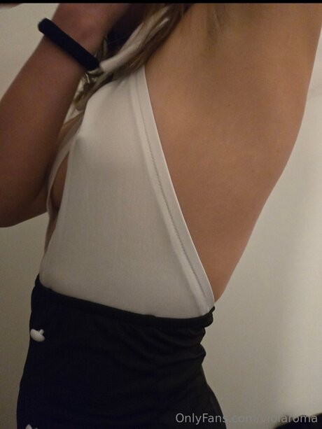 Violaroma exclusive actress image