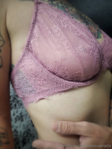 Misscanada hot star img