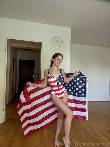 Moanarea sexy actress galleries