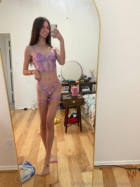 Lillaylaxofree perfect pornstar pics