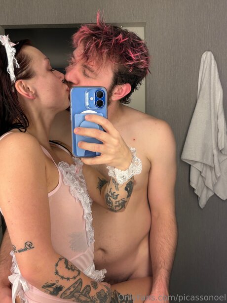 Picassonoel nude model pics