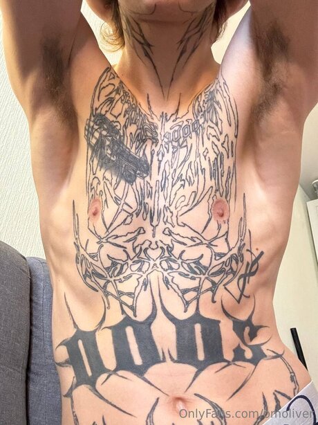 Omoliver pornstar nude pic