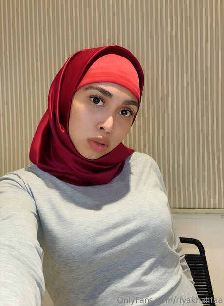 Riyakhalifaa top model picture