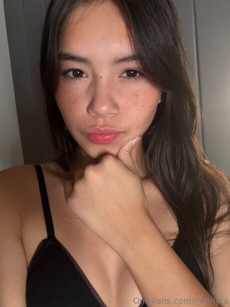 Petinyta model nude img