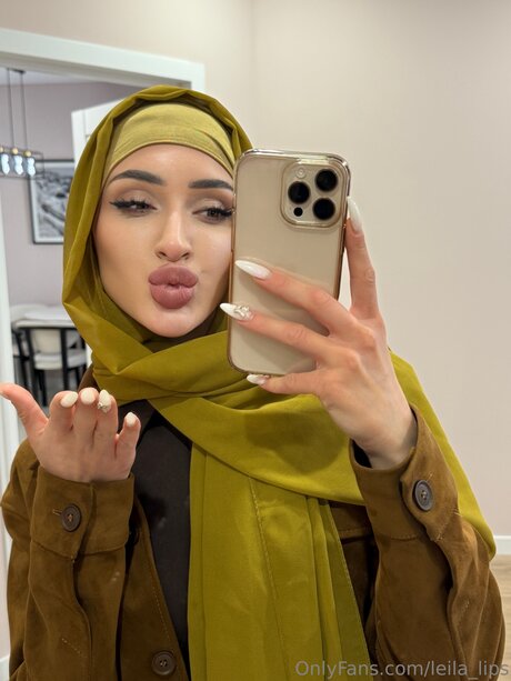 Leila Lips star nice galleries