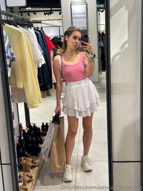 Oxycat Lunadiary beautiful pornstar photos