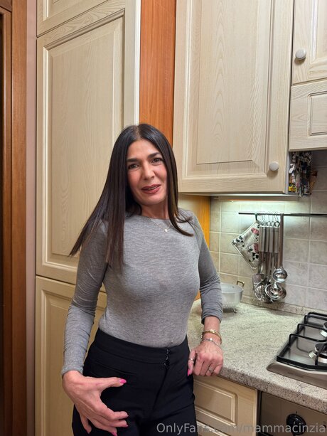 Mammacinzia sex model image