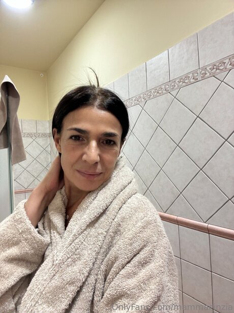 Mammacinzia exclusive model pictures