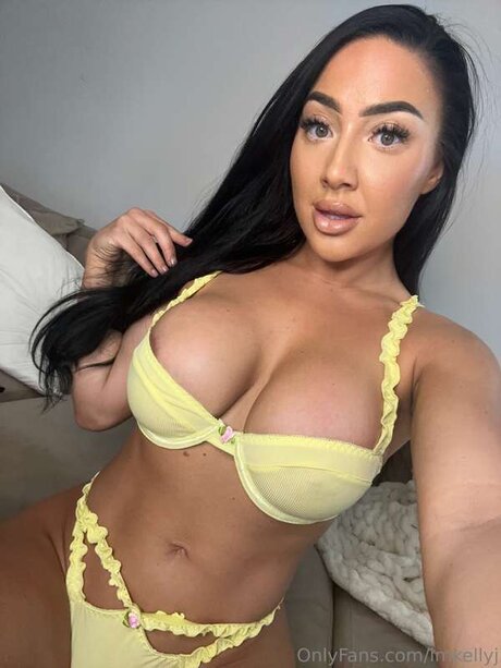 Imkellyj exclusive star photos