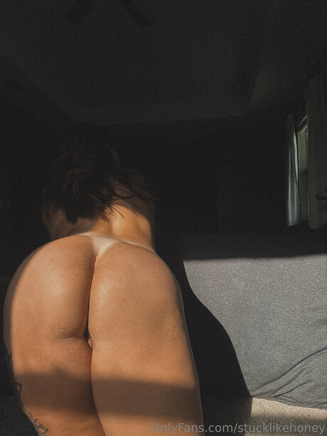 Stucklikehoney pornstar nude picture