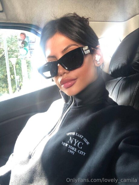 Lovely Camila art star pic