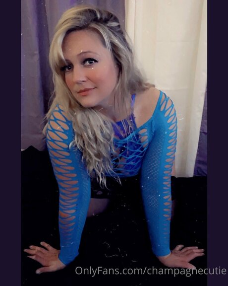 Champagnecutie pretty actress archive