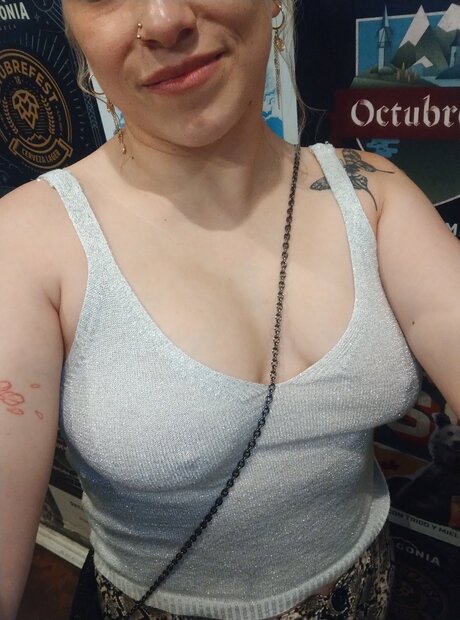 Selenaonfire hd actress picture