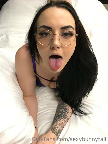 Sexybunnytail pornographic model archive