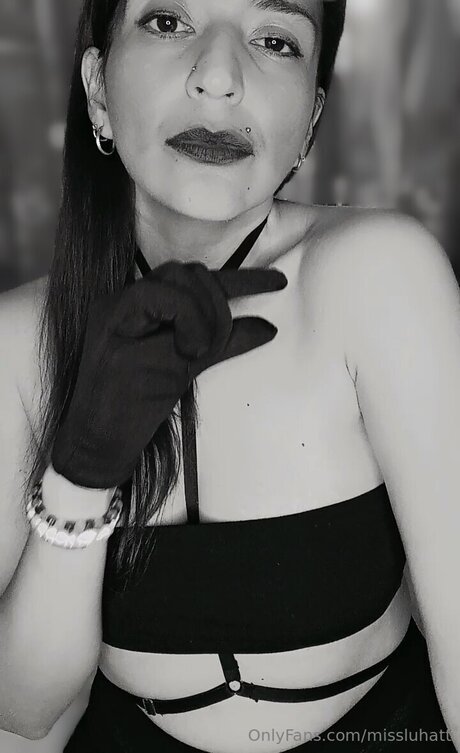 Missluhatt art model photo