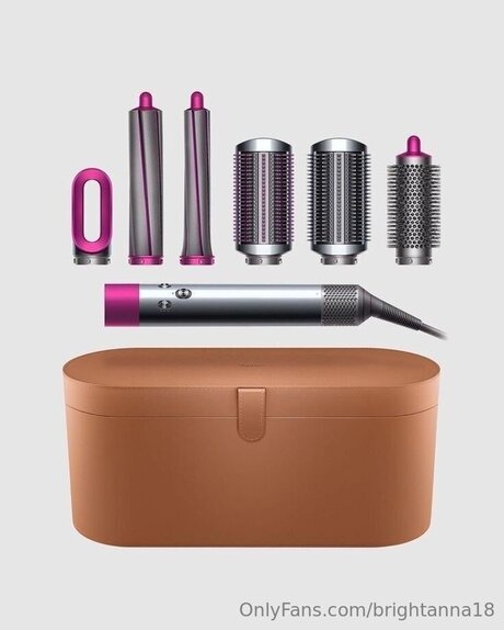 Brightanna18 nude pornstar picture