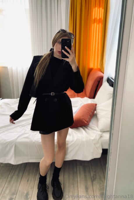 Brightanna18 exclusive star pics