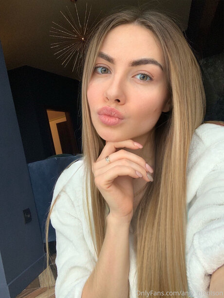 Anje Nicolson pornstar nude pic