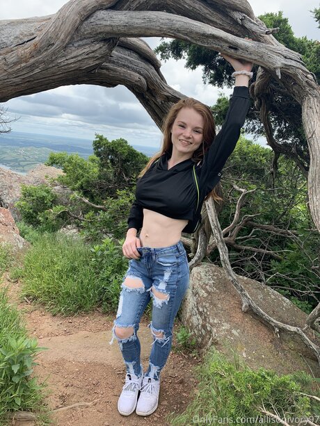 Allisonivory97 model art pic