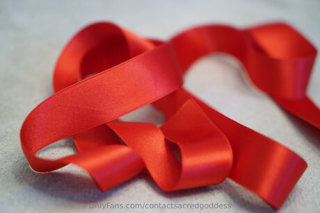 Contactsacredgoddess model pretty pic