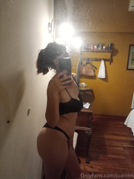 Juanilin naked actress image