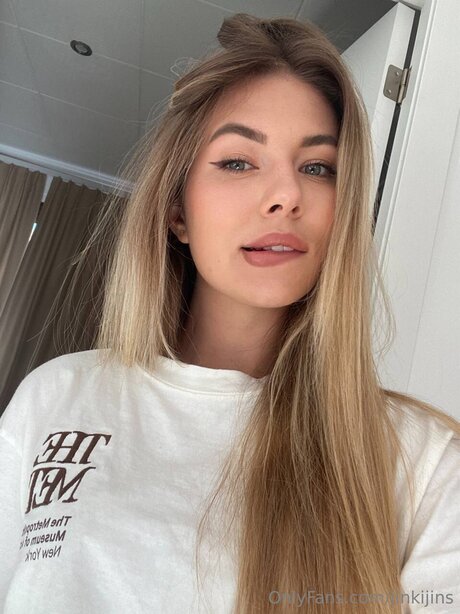 Jinkijins porn model photos