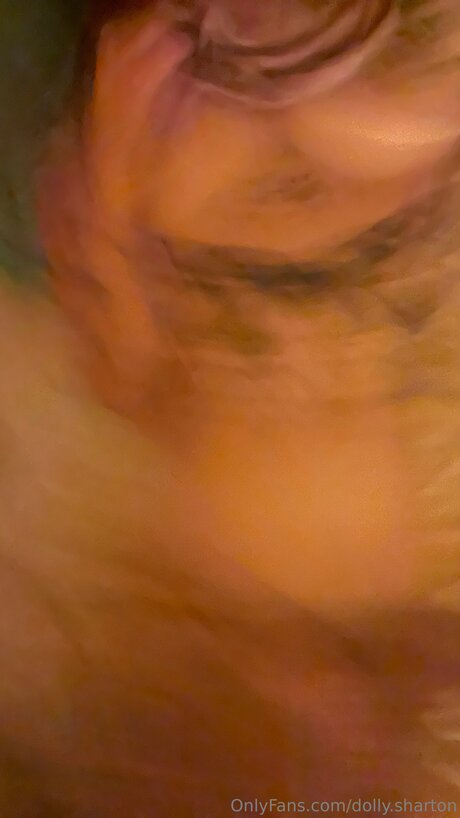 Dolly Sharton erotic actress pic