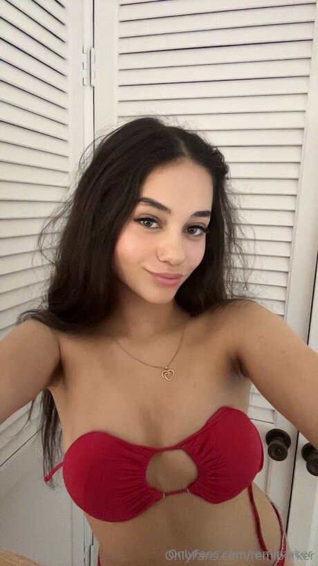 Remiparker naked actress img