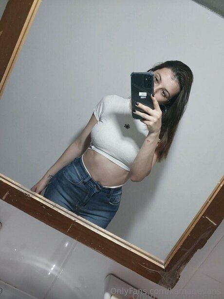 Kamarievans pretty actress pictures