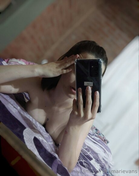 Kamarievans model nude galleries