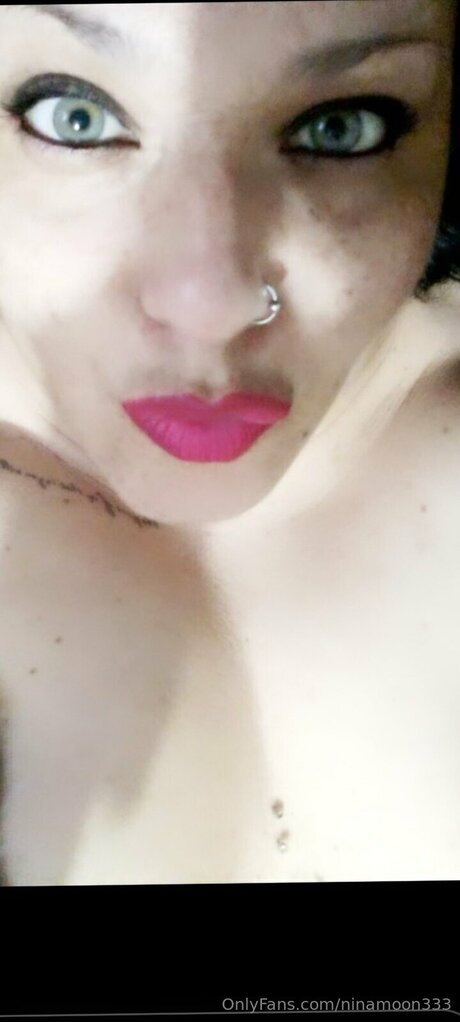 Ninamoon333 adult model image