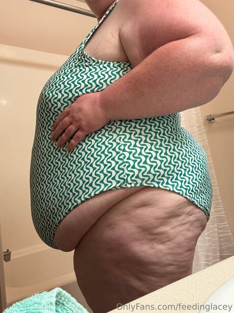 Feedinglacey nice star photo