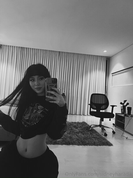 Sidneyharada adult model images