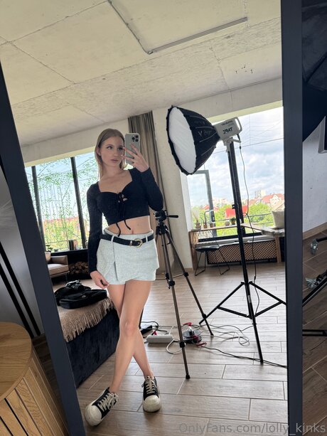 Lolly Kinks model pretty archive