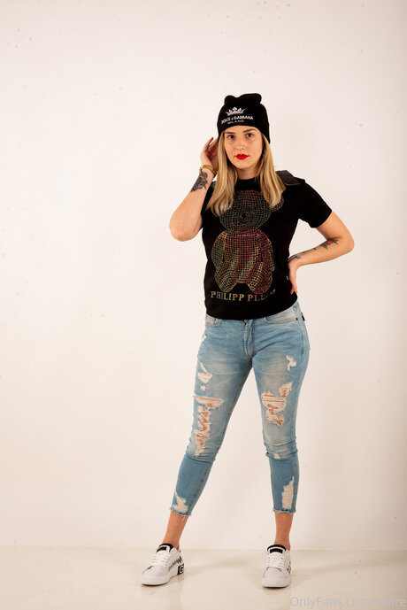 Elifire star naked pics