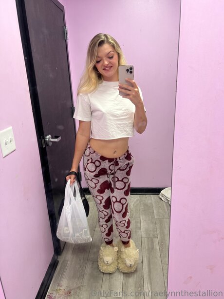 Raelynnthestallion hot star photo