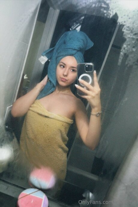 Lola Elfie high quality star img