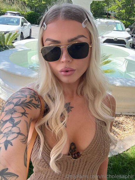 Nicholesaphir model pretty photos