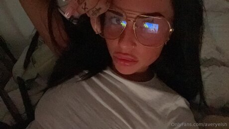 Averyelsh erotic star picture