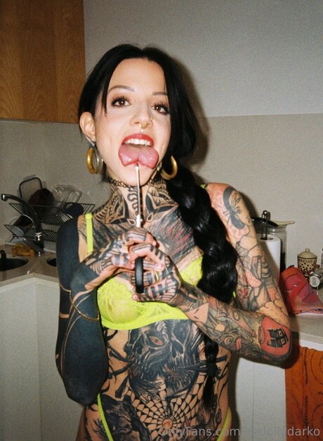 Itsyourhazel pornstar top photo