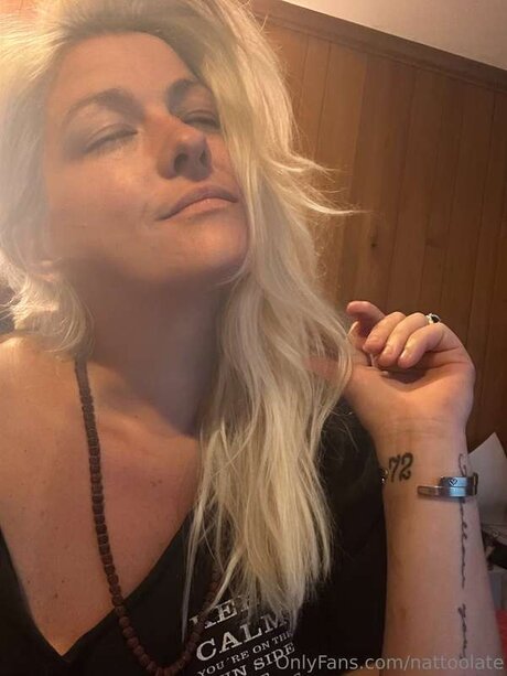 Nattoolate model naked photos