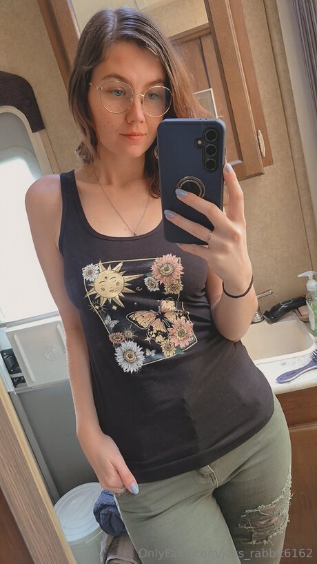 Jess Rabbit6162 pornstar naked picture