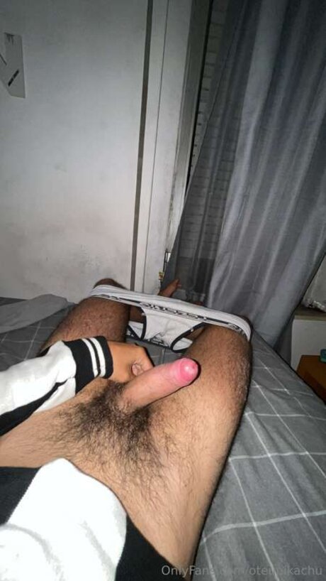 Oteupikachu star nude photo